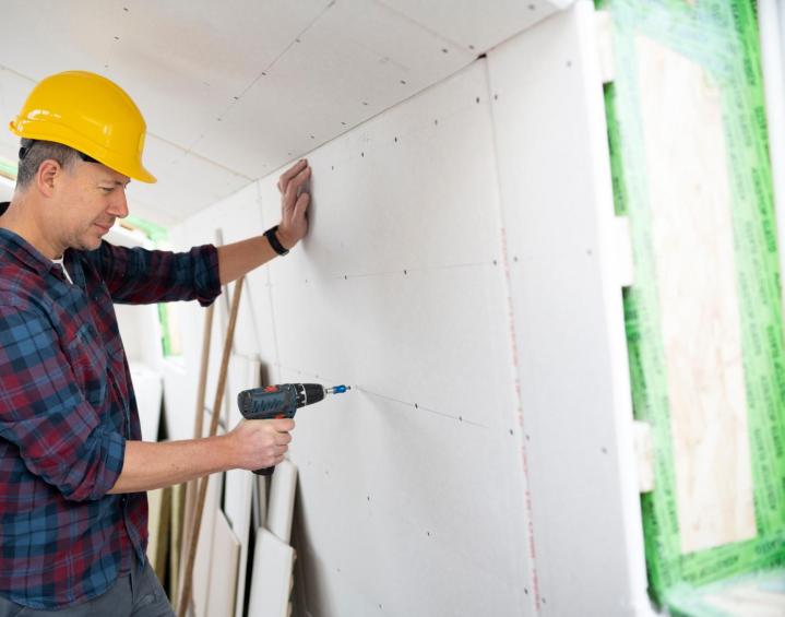 Un plaquiste dévoué au service de vos projets de préparation et d’aménagement intérieur